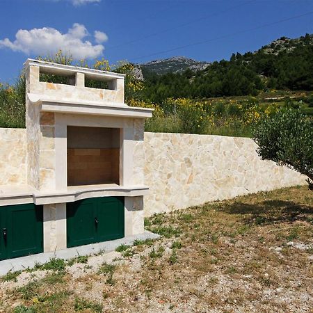 Holiday Homes Oliva Bol Exterior foto