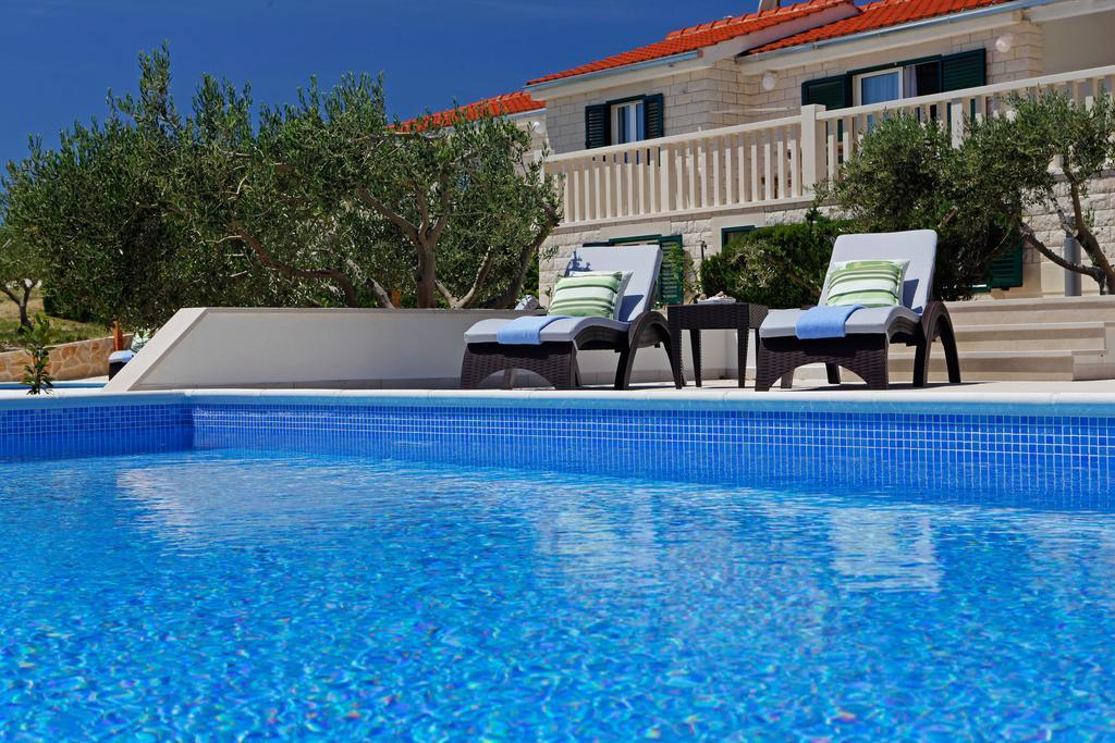 Holiday Homes Oliva Bol Zimmer foto