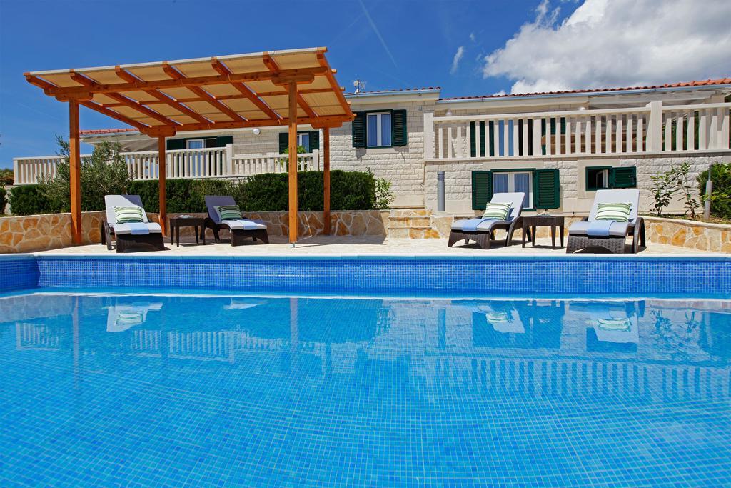 Holiday Homes Oliva Bol Zimmer foto
