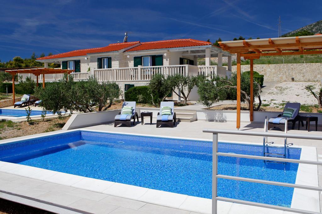 Holiday Homes Oliva Bol Zimmer foto